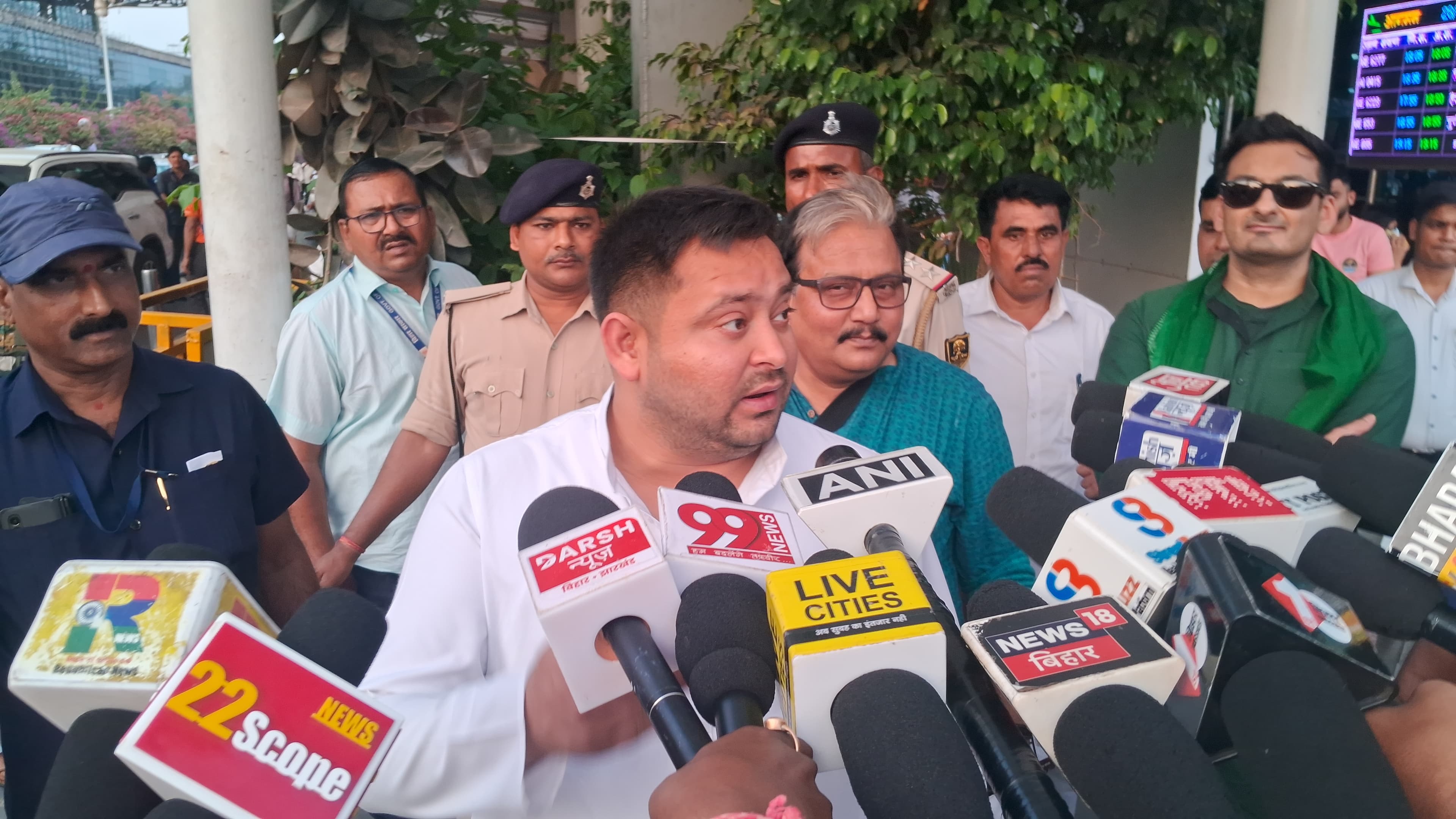 तेजस्वी का माझी पर बड़ा बयान