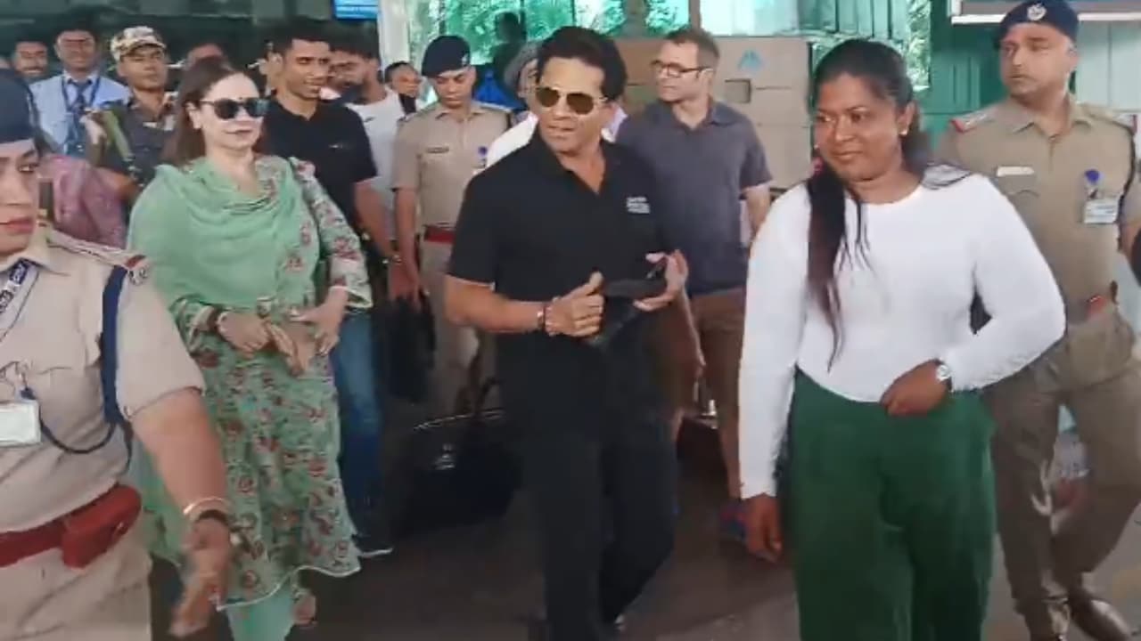 क्रिकेट जगत के भगवान सचिन तेंदुलकर पहुंचे रांची, एयरपोर्ट पर फैंस का उमड़ा हुजूम