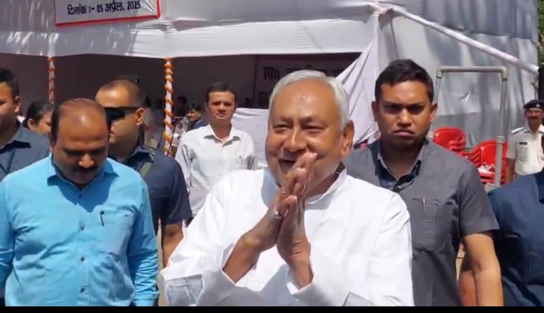 सीएम नीतीश कुमार वक्फ बिल पर साधी चुप्पी