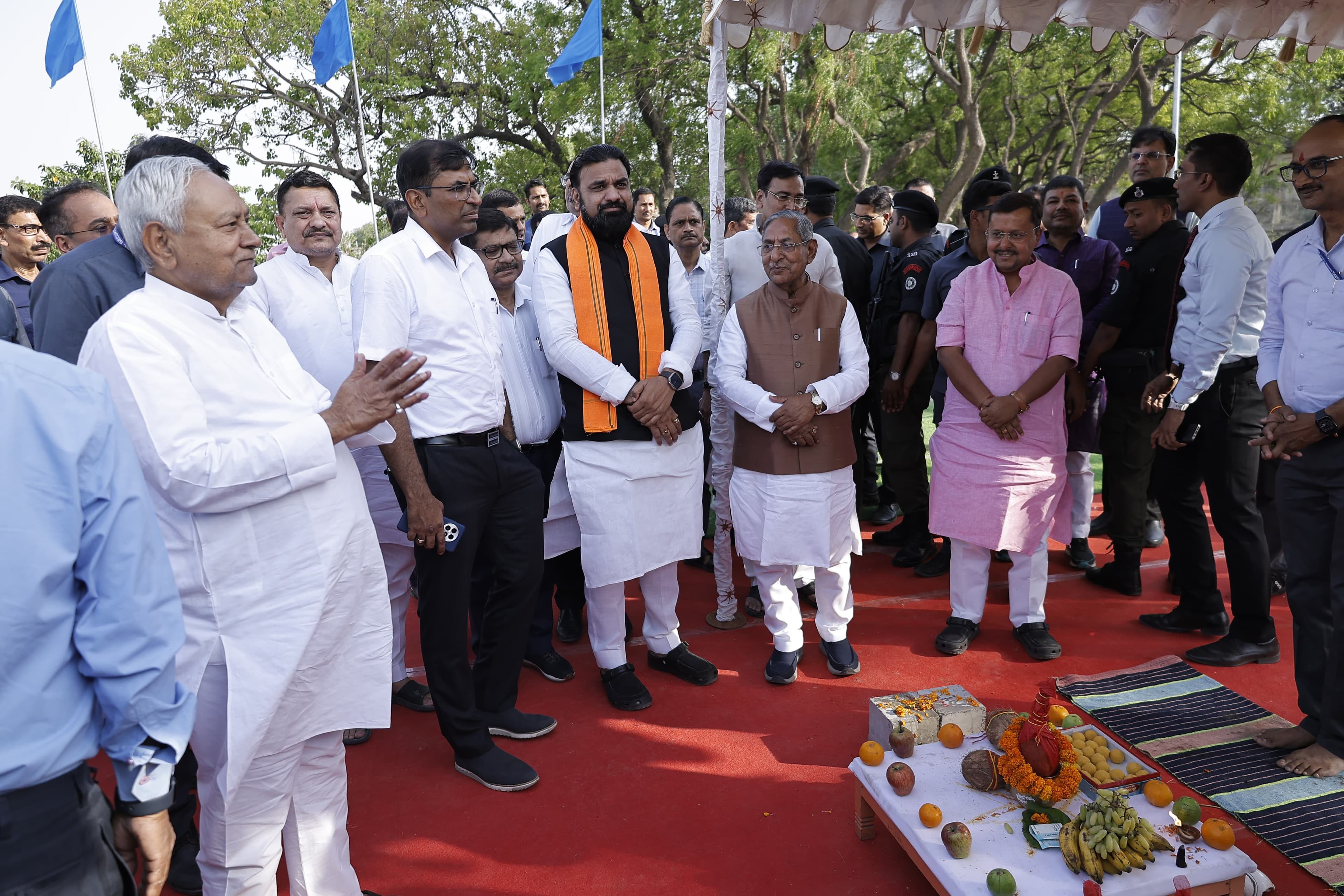 यात्रा को सुगम बनाने के लिए सीएम नीतीश ने पटना में एक और पथ का कार्यारम्भ किया..