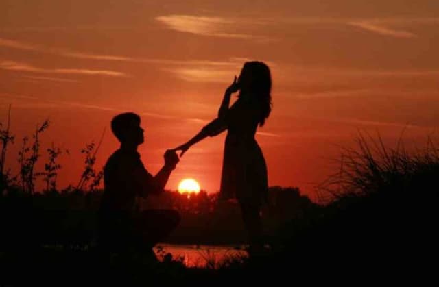 अजब प्रेम की गजब कहानी:पत्नी से रेप के आरोप में पति को जेल