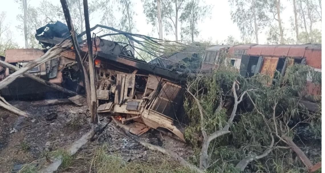BREAKING : झारखंड में ट्रेन हादसा, ड्राइवर समेत तीन की मौत..