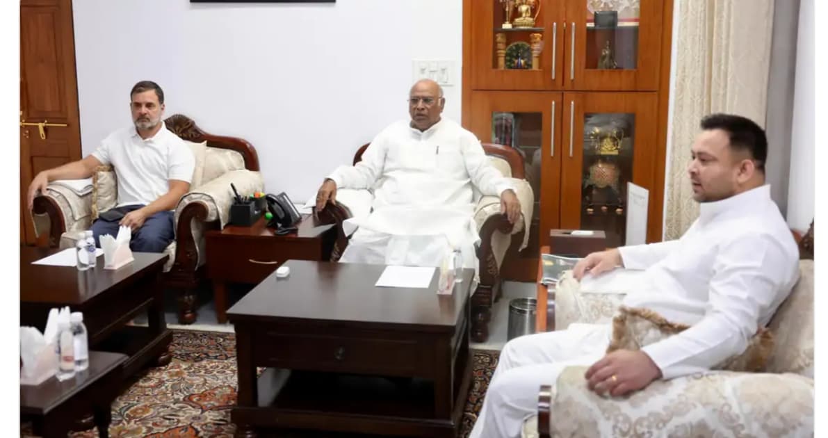 तेजस्वी यादव की राहुल गांधी और मल्लिकार्जुन खड़गे से मुलाकात, जानें क्या हुई बात..