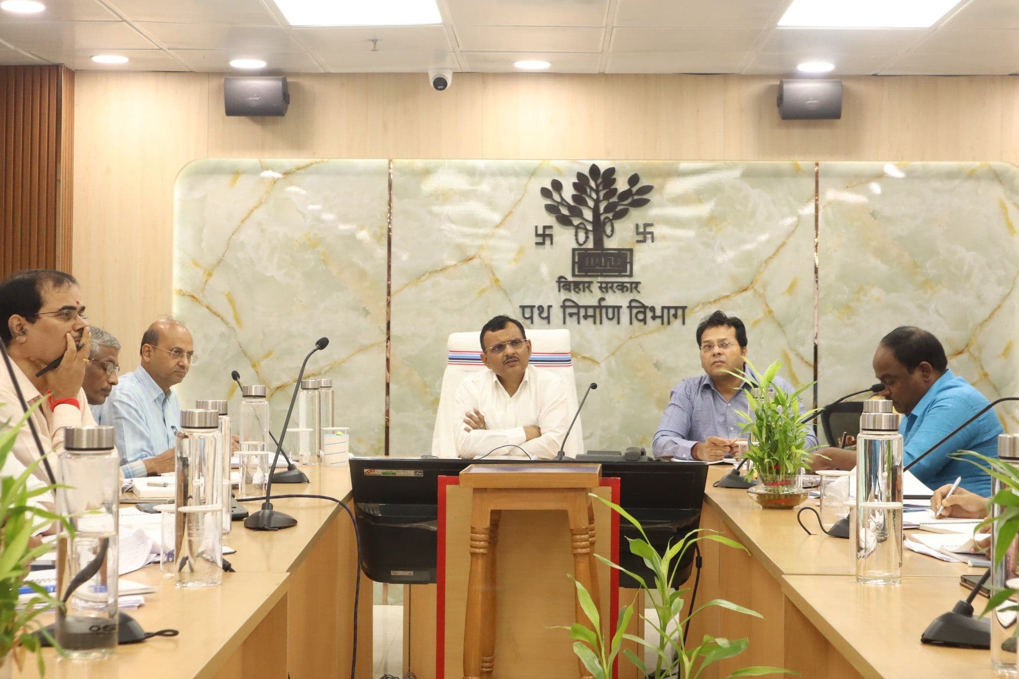 भीषण गर्मी में पेयजल आपूर्ति में लापरवाही बर्दाश्त के लायक नहीं, सचिव ने की समीक्षात्मक बैठक