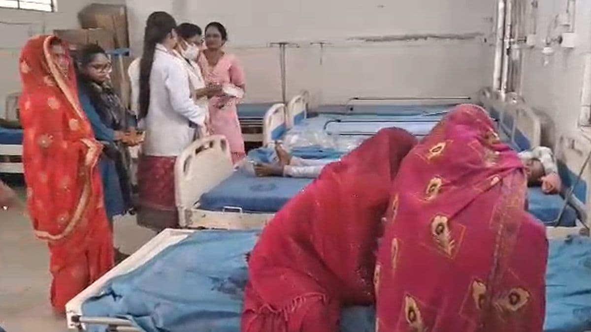 सत्यनारायण पूजा के बाद मचा हडकंप! प्रसाद खाते ही बिगड़ी तबियत - सवालों में पूरा मामला