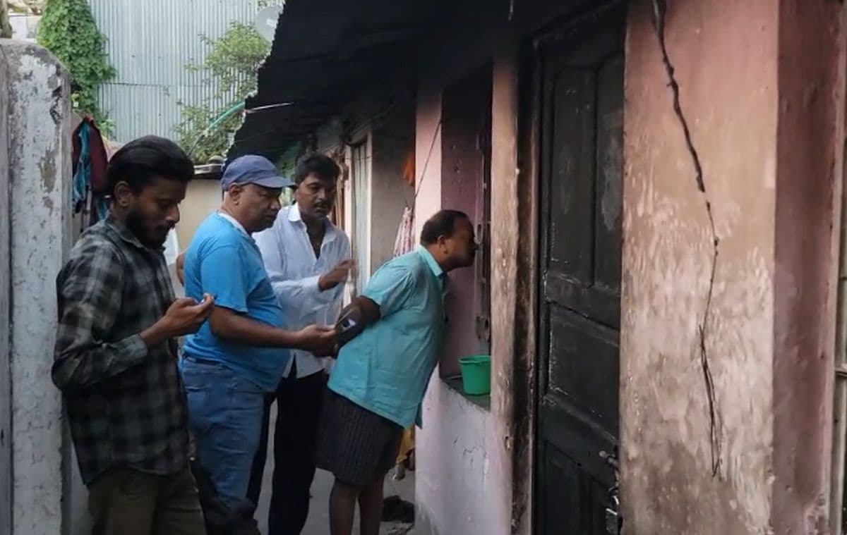 खाना बनाने के दौरान गैस सिलिंडर लीक करने से लगी आग, दो बच्चे समेत तीन झुलसे