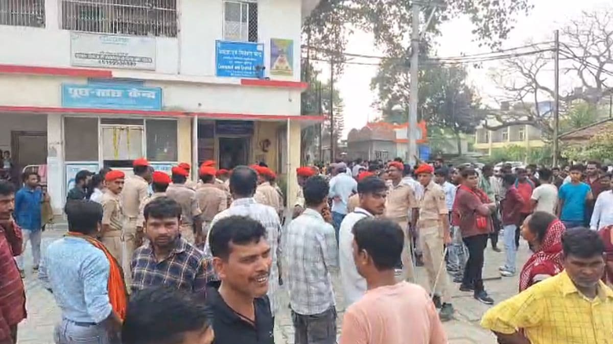 पहले मृत मरीज को लेकर पहुंचे GMCH, डॉक्टर के जांच करने के बाद शुरू कर दिया हंगामा और मारपीट