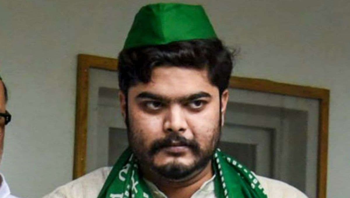 रघुनाथपुर के MLA ओसामा शहाब पर गंभीर आपराधिक मामला दर्ज, एक ही कांड में कुल 3 FIR...