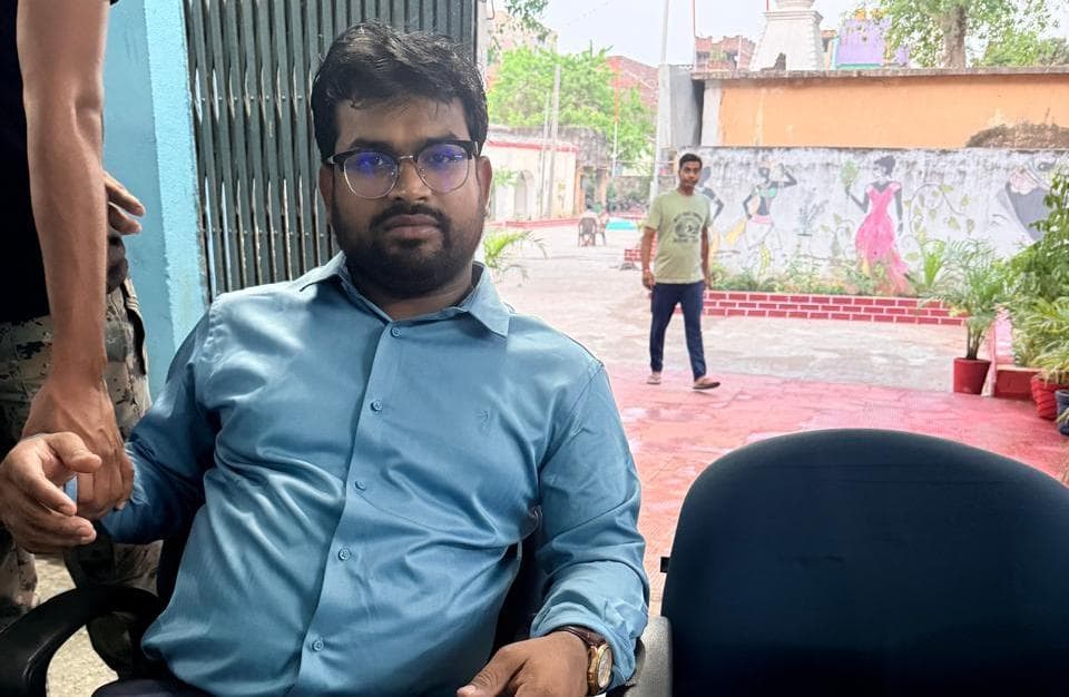 लाभुकों को PM आवास योजना का लाभ देने के लिए पार्षद मांगे डेढ़ लाख, निगरानी की टीम ने दबोचा