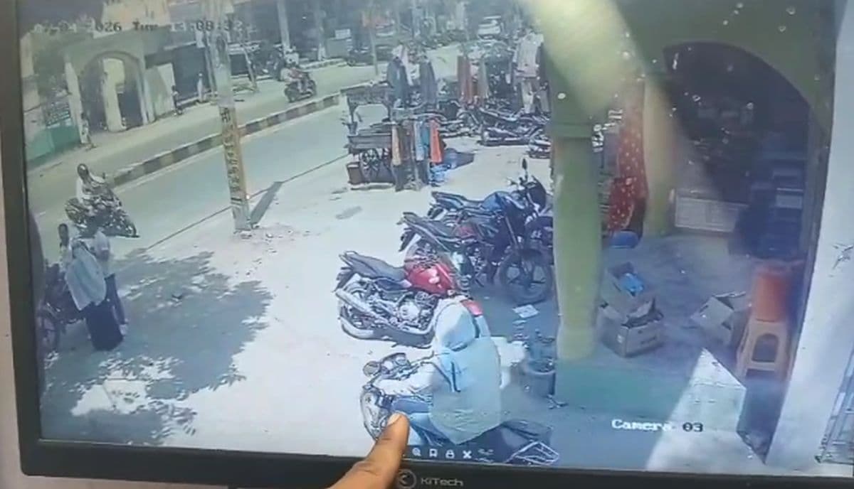 कैमूर सदर अस्पताल में लोगों की गाड़ियां नहीं हैं सुरक्षित, सुरक्षा गार्ड रहने के बावजूद होती है चोरी