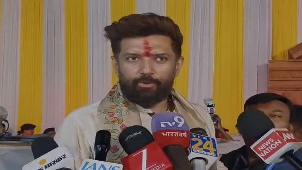 वैशाली मंच से चिराग का डबल अटैक—ममता को बताया तानाशाह, बिहार में CM चेहरे पर दिया बड़ा बयान