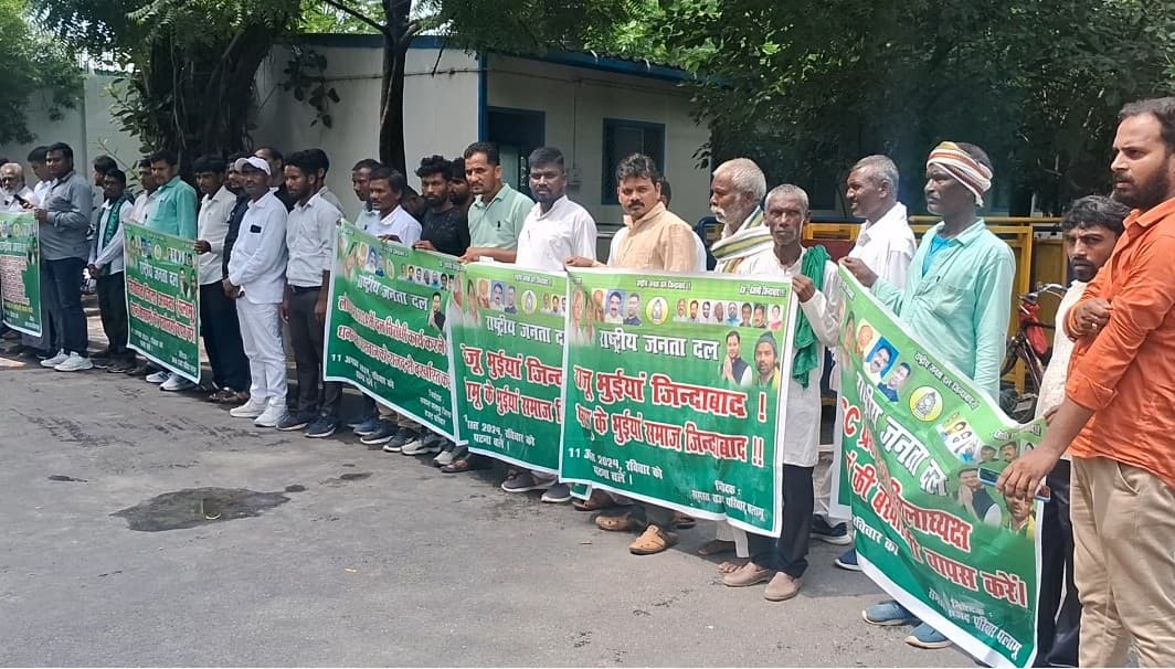 लालू आवास पहुंचे झारखंड के कार्यकर्ता प्रदेश अध्यक्ष को हटाने की कर रहे है मांग