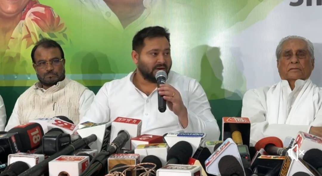 JDU की मांग से केंद्र सरकार ने किया किनारा, तो तेजस्वी ने PM मोदी के साथ CM नीतीश पर भी बोला हमला..