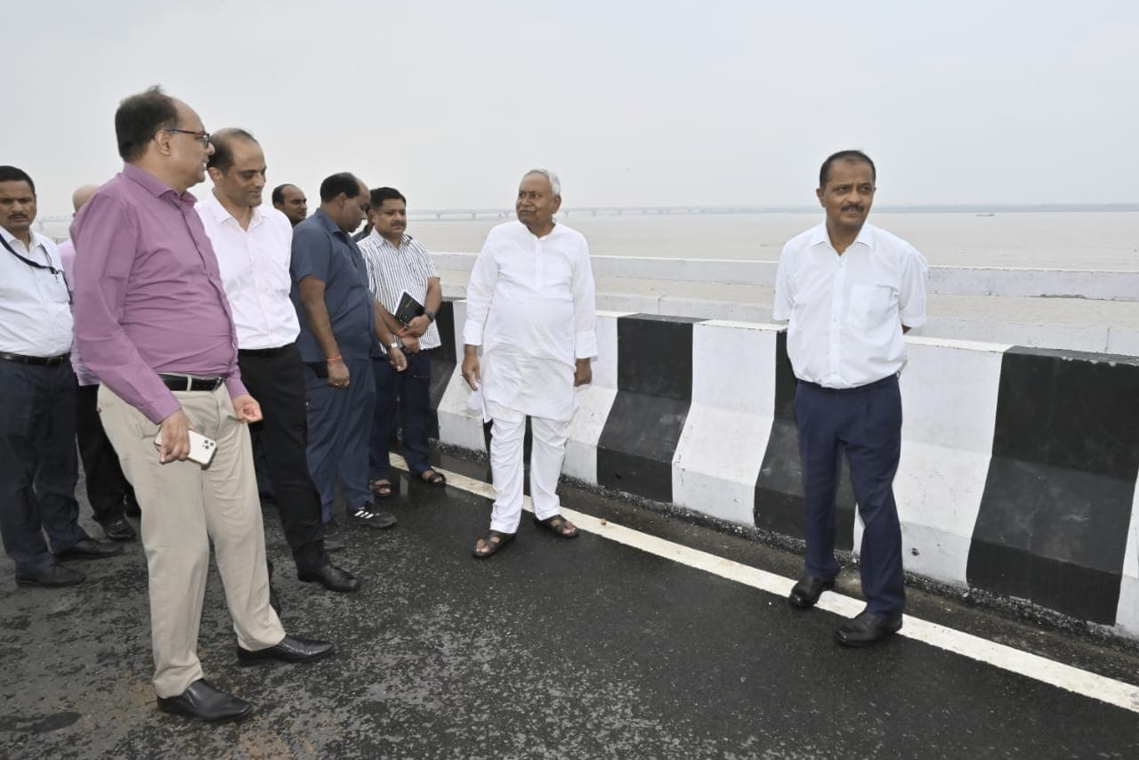 CM नीतीश ने गंगा के बढ़ते जल स्तर और निर्माण कार्य का लिया जाएजा..