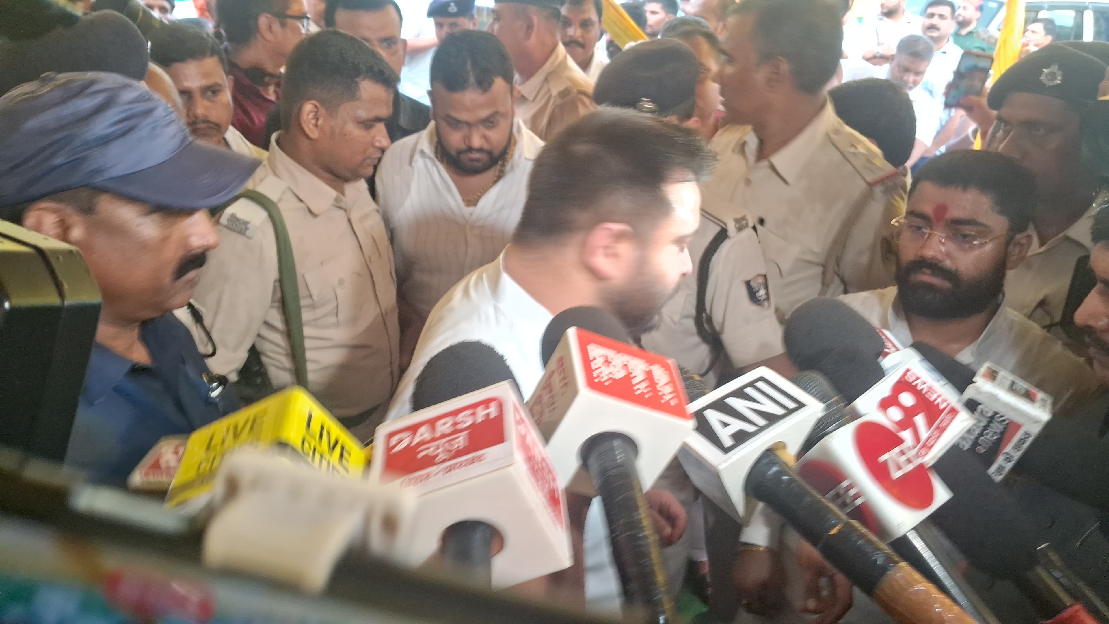 तेजस्वी यादव की बढ़ी मुस्किल ईडी ने चार सीट दाखिल किया