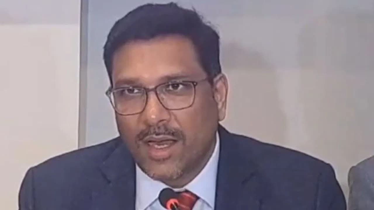 मुश्किल में फंसे IAS संजीव हंस को पटना हाई कोर्ट से बड़ी राहत.