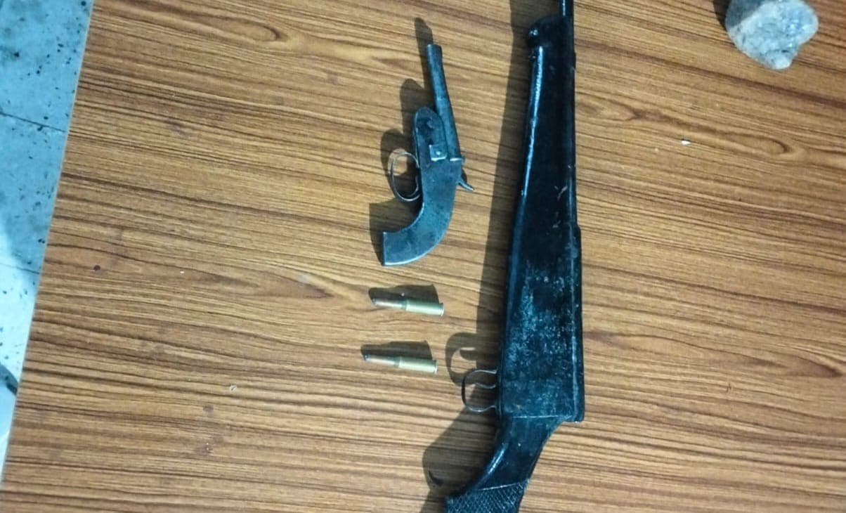 गया में हथियार के साथ महिला गिरफ्तार, तस्कर की तलाश जारी..