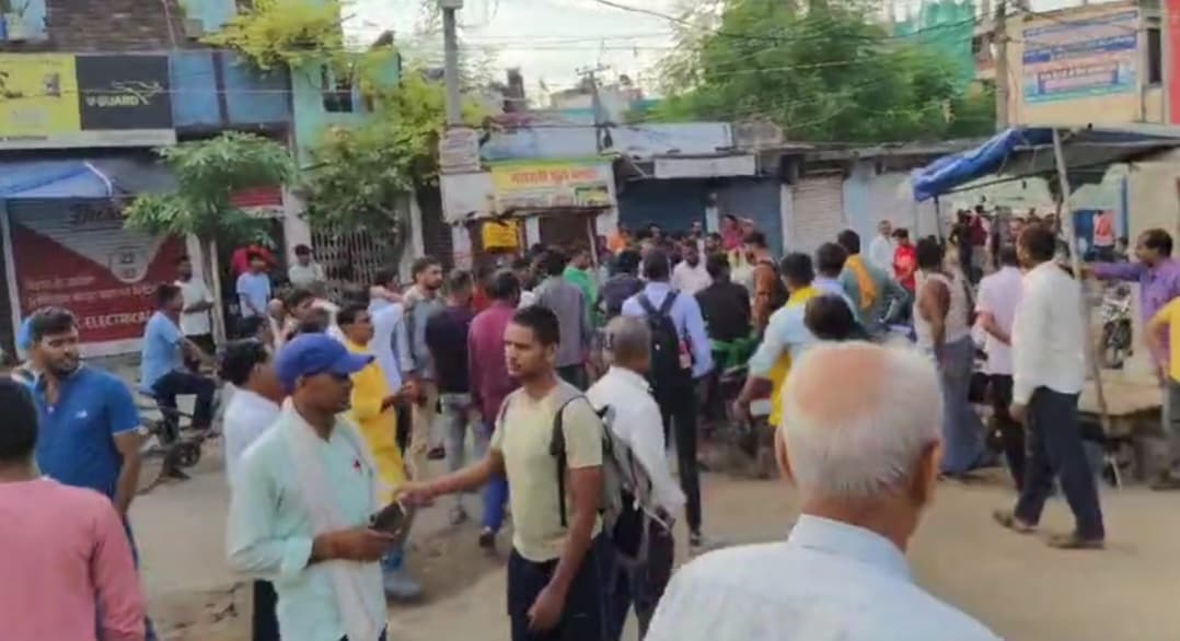 बिहार में भी सड़कों पर उतरे भारत बंद समर्थक, सड़क जाम से जनजीवन प्रभावित..