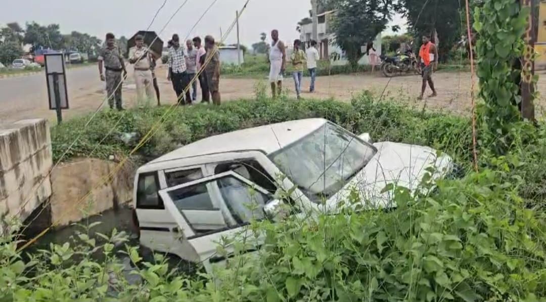मगध कमिश्नर के सचिव की गाड़ी दुर्घटनाग्रस्त, स्थिति गंभीर..