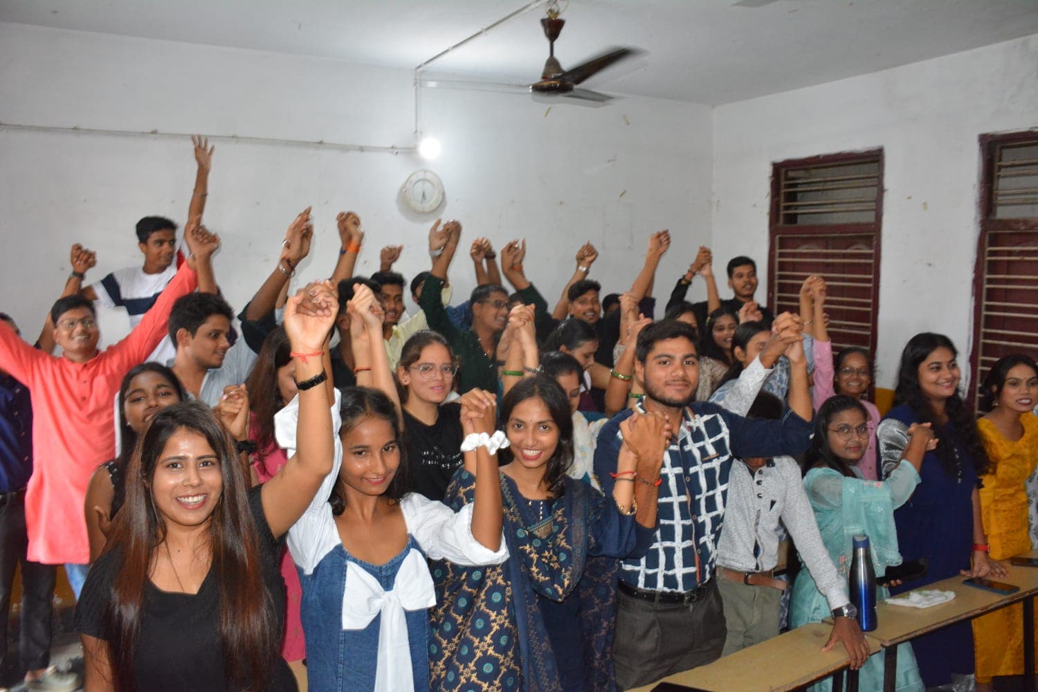 पटना में फ्रेंडशिप डे पर परिचर्चा में हुई चर्चा- ख़ुशियाँ मित्र से आती है ,न कि दुश्मन से..