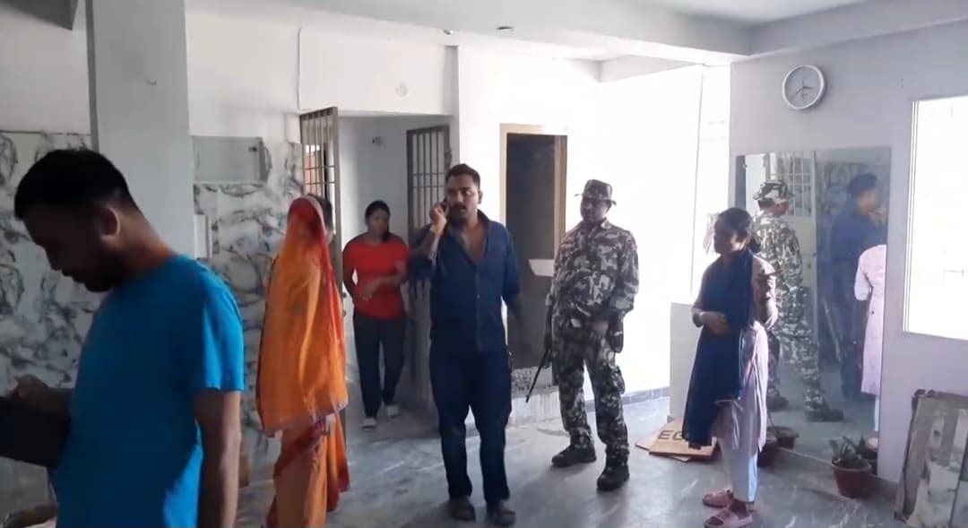 मुजफ्फरपुर के निजी हॉस्टल में छात्रा का मिला शव...