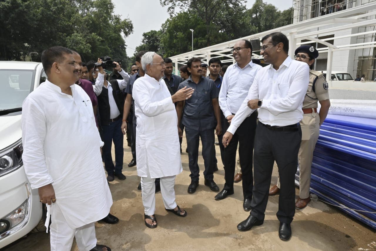 CM नीतीश ने पटना के नए समाहरणालय के निर्माण कार्य का लिया जाएजा,दिए कई निर्देश