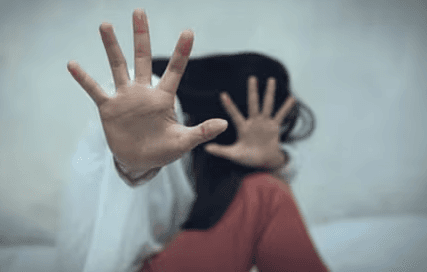 Bihar Crime : 10 वर्षीय छात्रा के साथ दुष्कर्म : आक्रोशित ग्रामीणों ने सड़क पर आगजनिक कर किया हंगामा, RJD विधायक भाई वीरेंद्र ने...