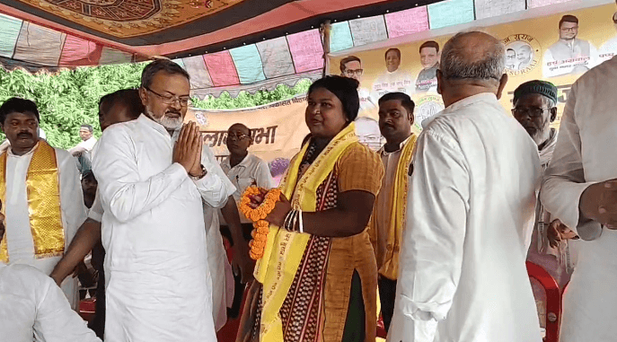 कटिहार में जनसूराज की जनसभा, BJP की 70 महिला कार्यकर्ता PK में शामिल...