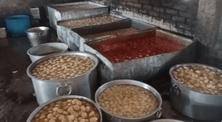 खाद्य सुरक्षा अधिकारी का छापा : 2 लाख की मिठाई जब्त, दुकान सील....