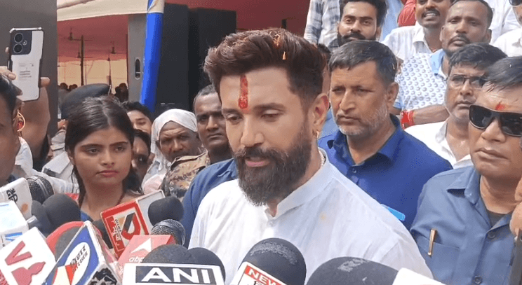 Chirag Paswan : डिप्टी सीएम के दो वोटर आई कार्ड पर चिराग पासवान ने कहा- चुनाव आयोग चाहे जांच कर सकता है...
