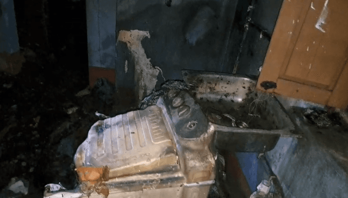 Patna News : खाना बनाने के दौरान गैस सिलेंडर में लगी आग, मची अफरा तफरी, घर का सामान जलकर राख...