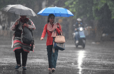 Bihar Weather Today : बिहार के 5 जिलों में भारी बारिश की चेतावनी जारी, राजधानी में...