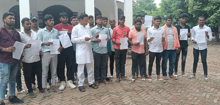 Motihari News : फसल क्षति के नाम पर बड़ा फर्जीवाड़ा, जिनके पास जमीन नहीं उन्हें भेजे 20,000...