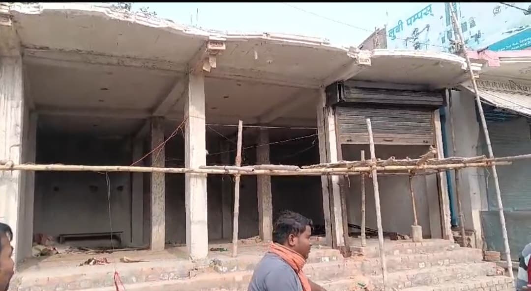 अजब-गजब खेल : पहले कुआं का जीर्णोद्धार और फिर उसी कुंआ को भरकर सामुदायिक भवन का निर्माण..