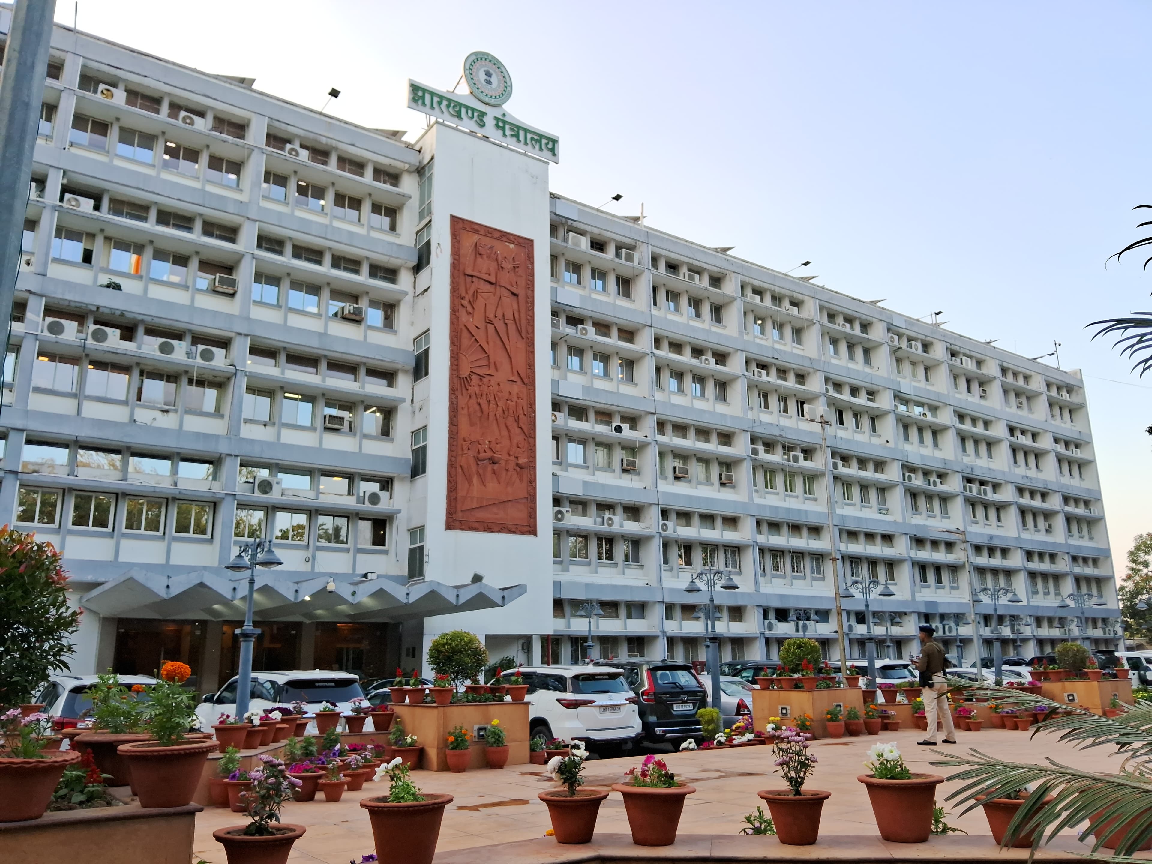 बिहार के बाद अब झारखंड में भी जाति गणना की मंजूरी मुख्यमंत्री चंपई सोरेन ने बैठक में आदेश दे दिया है जिसको लेकर झारखंड की राजनीति अब जातिवाद की राजनीति का रूप लेने लगी है....