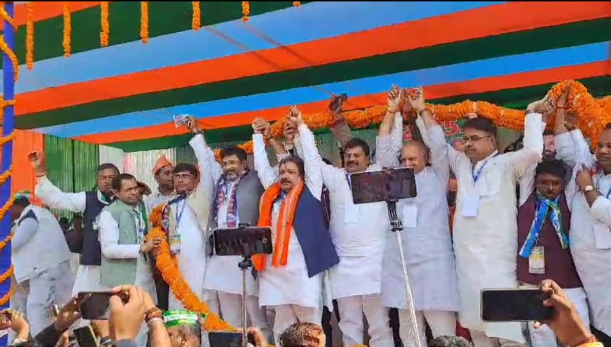 दिल्ली में मिली जीत से बिहार एनडीए के नेताओं में जोश, सम्मेलन में सुना रहे हैं गीत और कहावत..