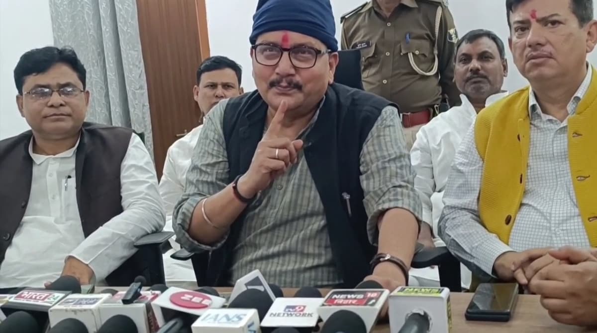 RJD सांसद मनोज झा का बयान-बीजेपी धर्म के नाम पर आडंबर करती है..