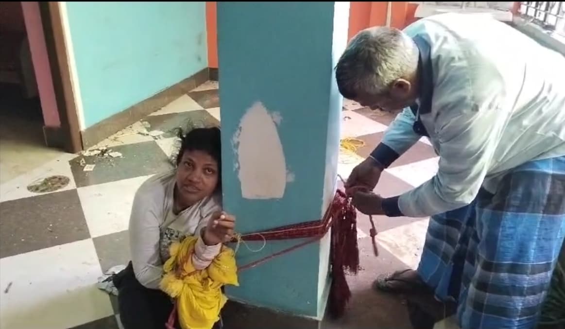 किराया विवाद में महिला शिक्षक का हाथ पैर बांध बनाया बंधक,वीडियो वायरल..