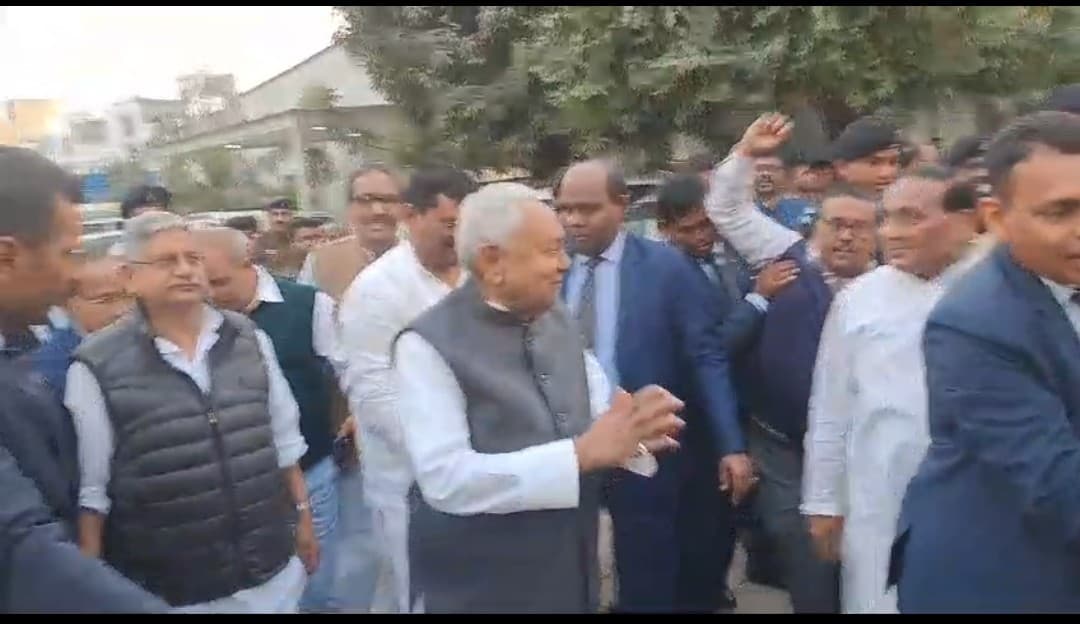 सीएम नीतीश कुमार अचानक पहुंचे जेडीयू कार्यालय