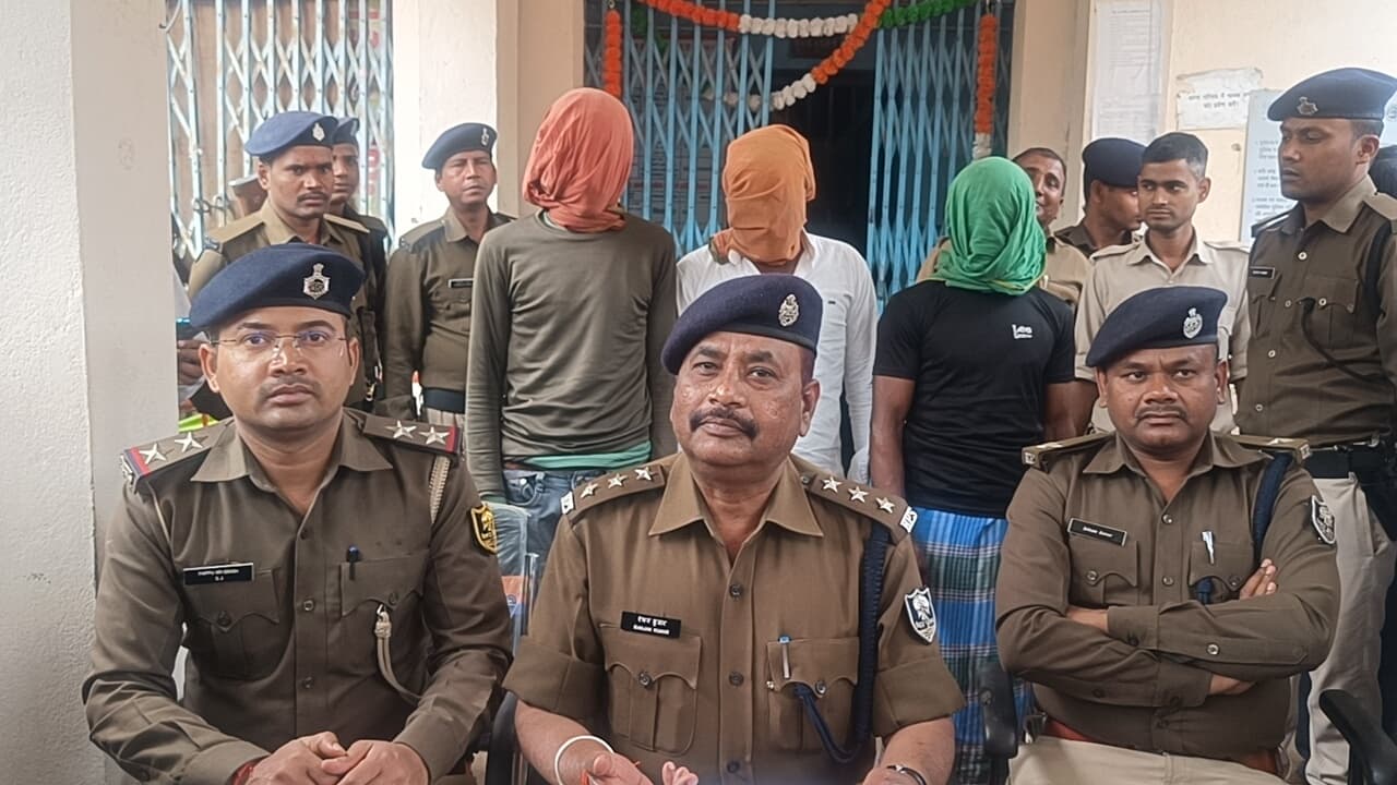 नालंदा की परबलपुर पुलिस ने ज्वेलरी दुकान से लूट का किया खुलासा..