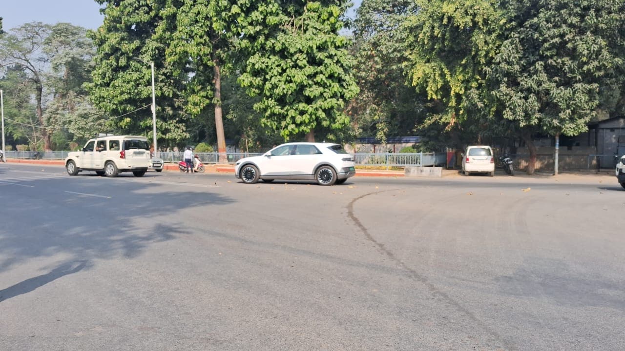 मुख्यमंत्री नीतीश की सुरक्षा में चूक,पटना आवास से हवाई अड्डा जाने के दौरान..