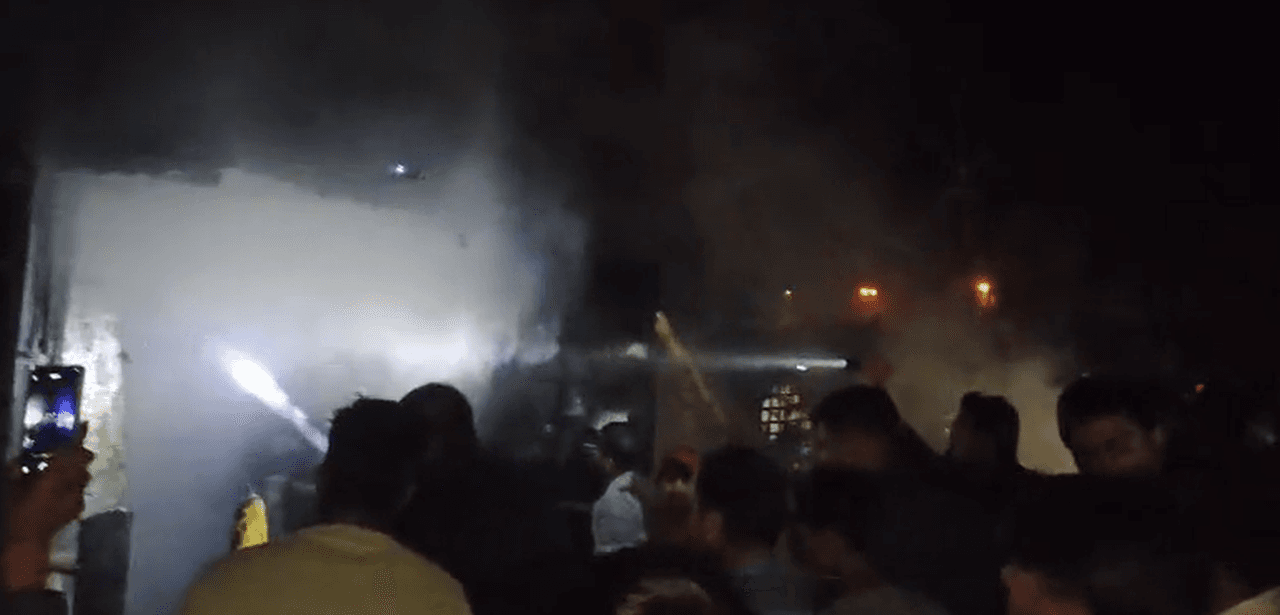 सीतामढ़ी की रात में लगी भीषण आग! दो प्रतिष्ठित दुकानें स्वाहा, लाखों का नुकसान…जानिए कैसे हुआ हादसा