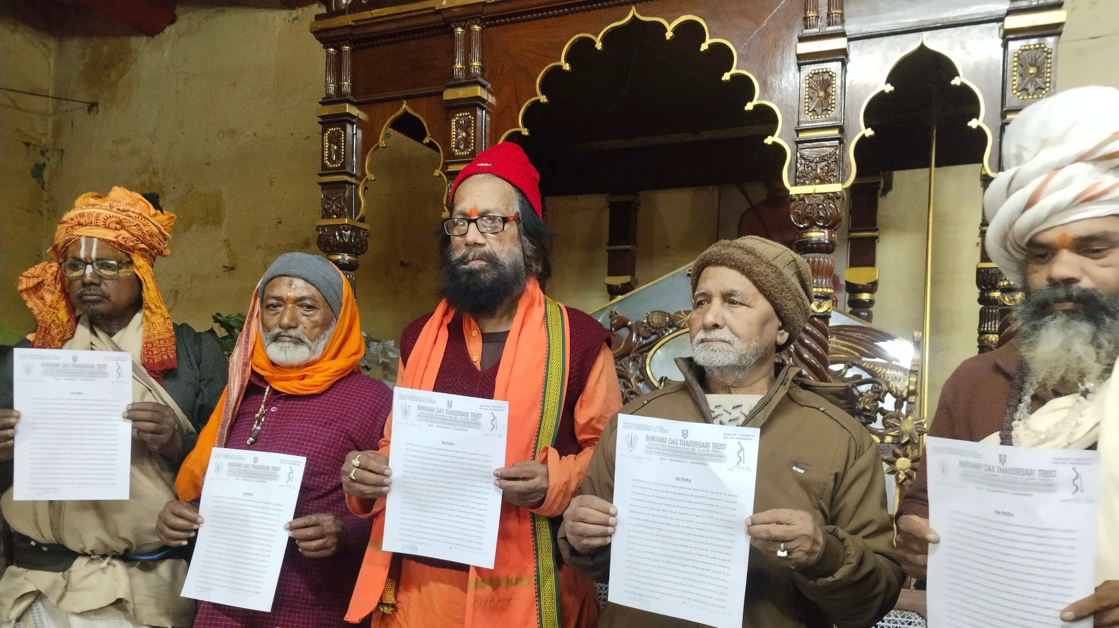 पटना के ठाकुरबाड़ी की दुकान से अवैध हथियार और शराब बरामद, मठ प्रमुख ने लिया सख्त कदम