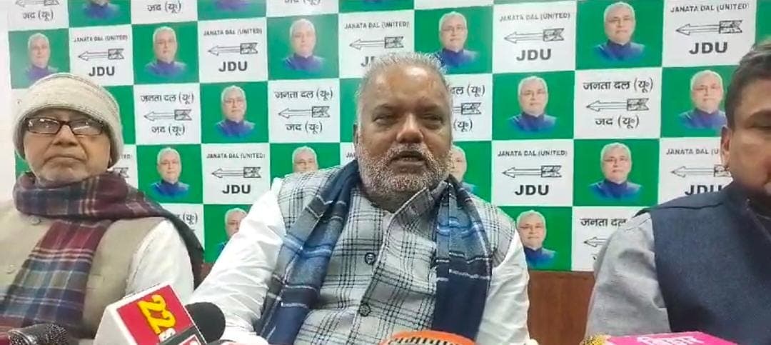 मुख्यमंत्री नीतीश कुमार ने ऐसा काम ही नहीं किया को सीबीआई डराए