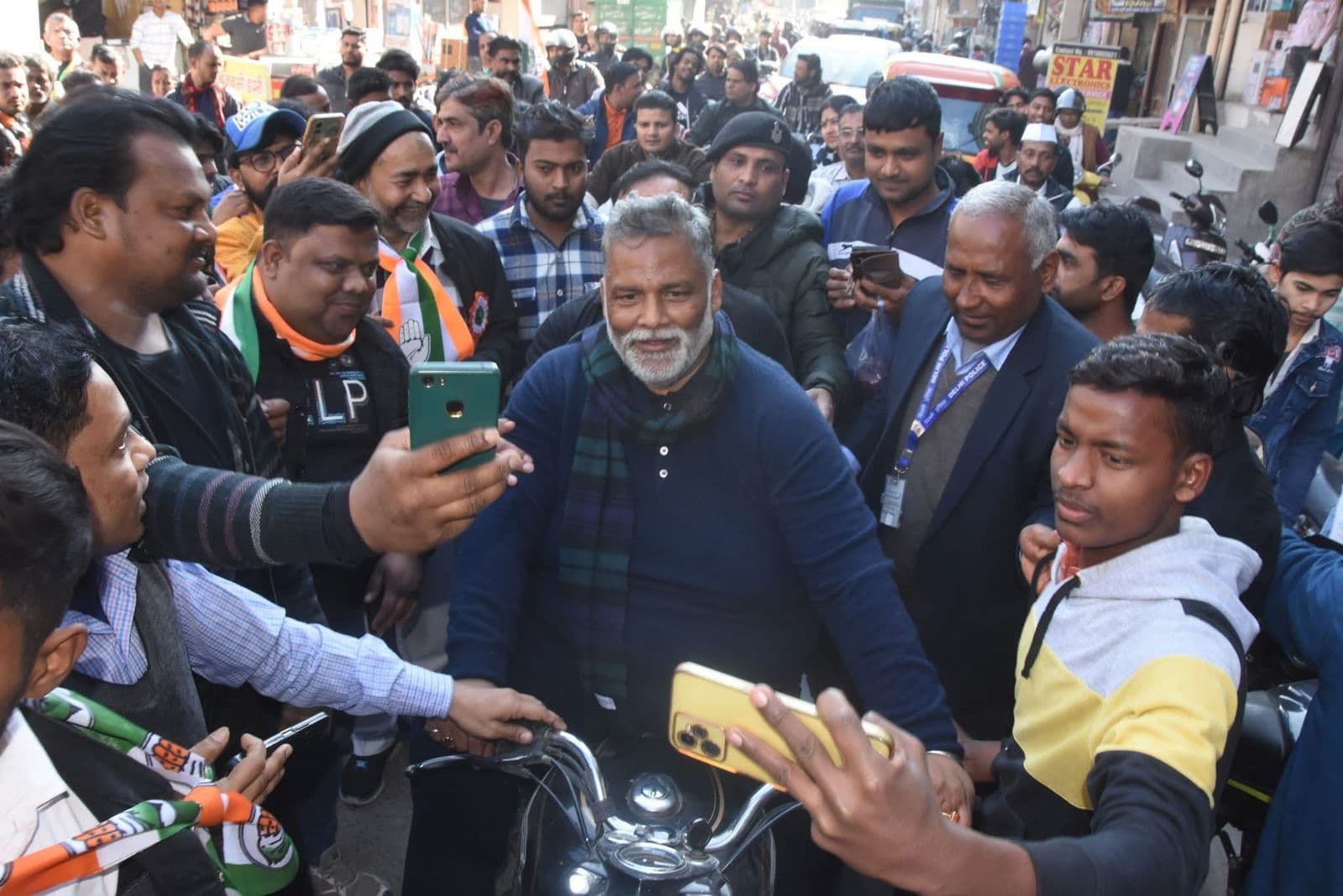 Bjp और Aap दोनों बहरूपिये: पप्पू यादव