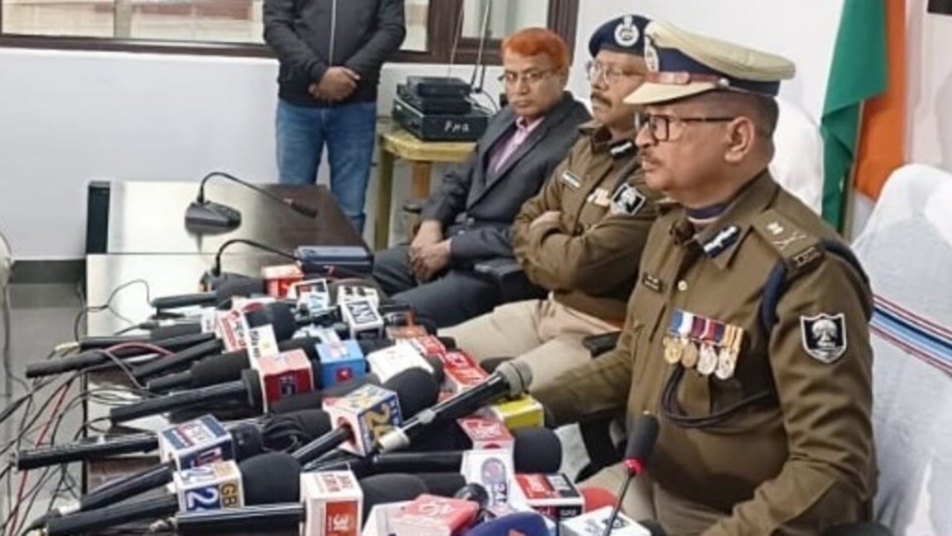 राजधानी पटना की विधि व्यवस्था को लेकर DGP ने IG और SSP के साथ की बैठक, दिए सख्त निर्देश..