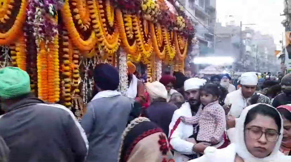 प्रकाश पर्व के अवसर पर पटना में निकाला गया नगर कीर्तन.