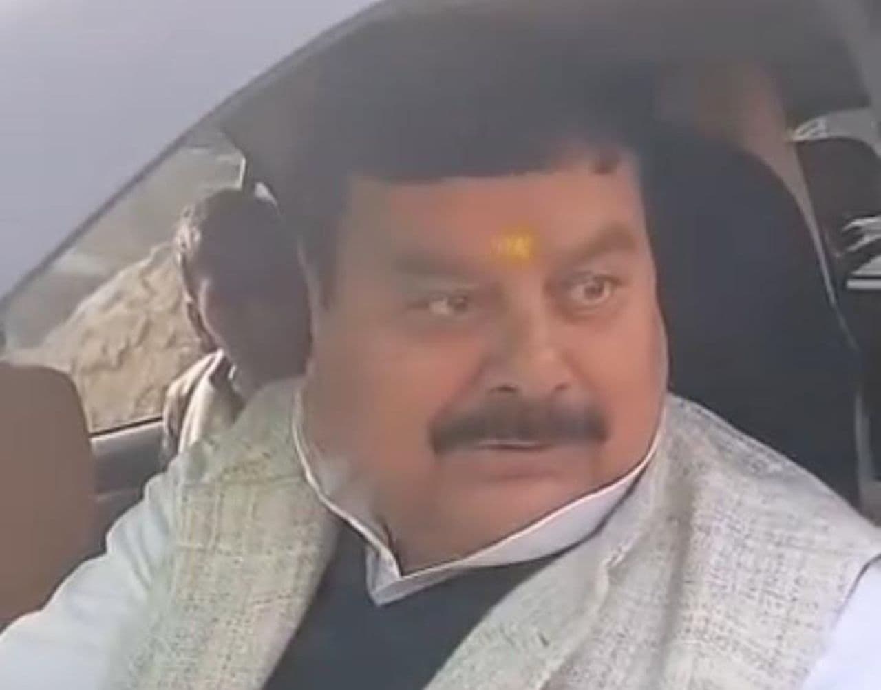 हार के बाद सांसद का गुस्सा वायरल, जनता को दी अपत्तिजनक गालियां!