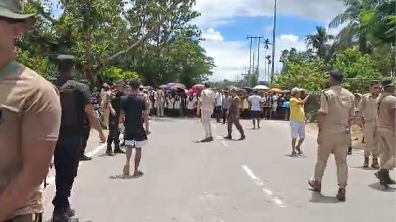 पटना में BPSC TRE-4 अभ्यर्थियों का हल्ला: वैकेंसी में देरी से नाराज अभ्यर्थी, पटना में सड़क पर जताया विरोध