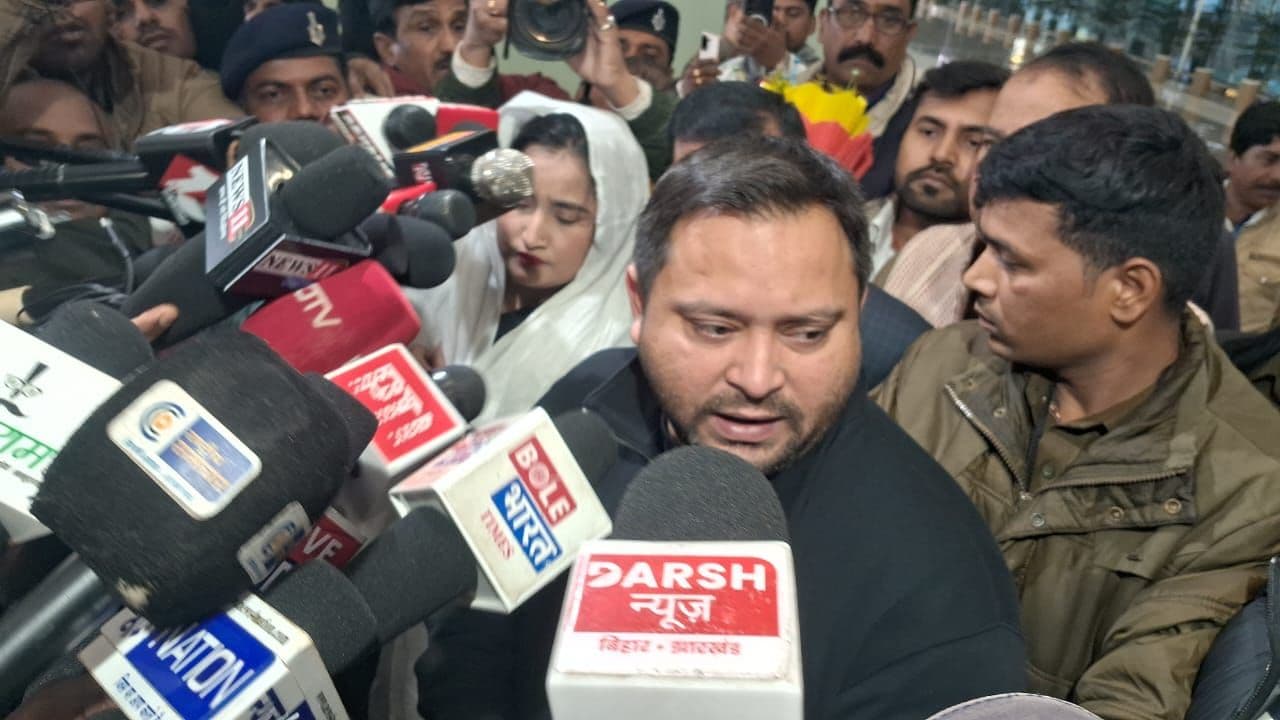 40 दिन बाद बिहार की सियासत में तेजस्वी की एंट्री, दिया 100 दिनों का अल्टीमेटम